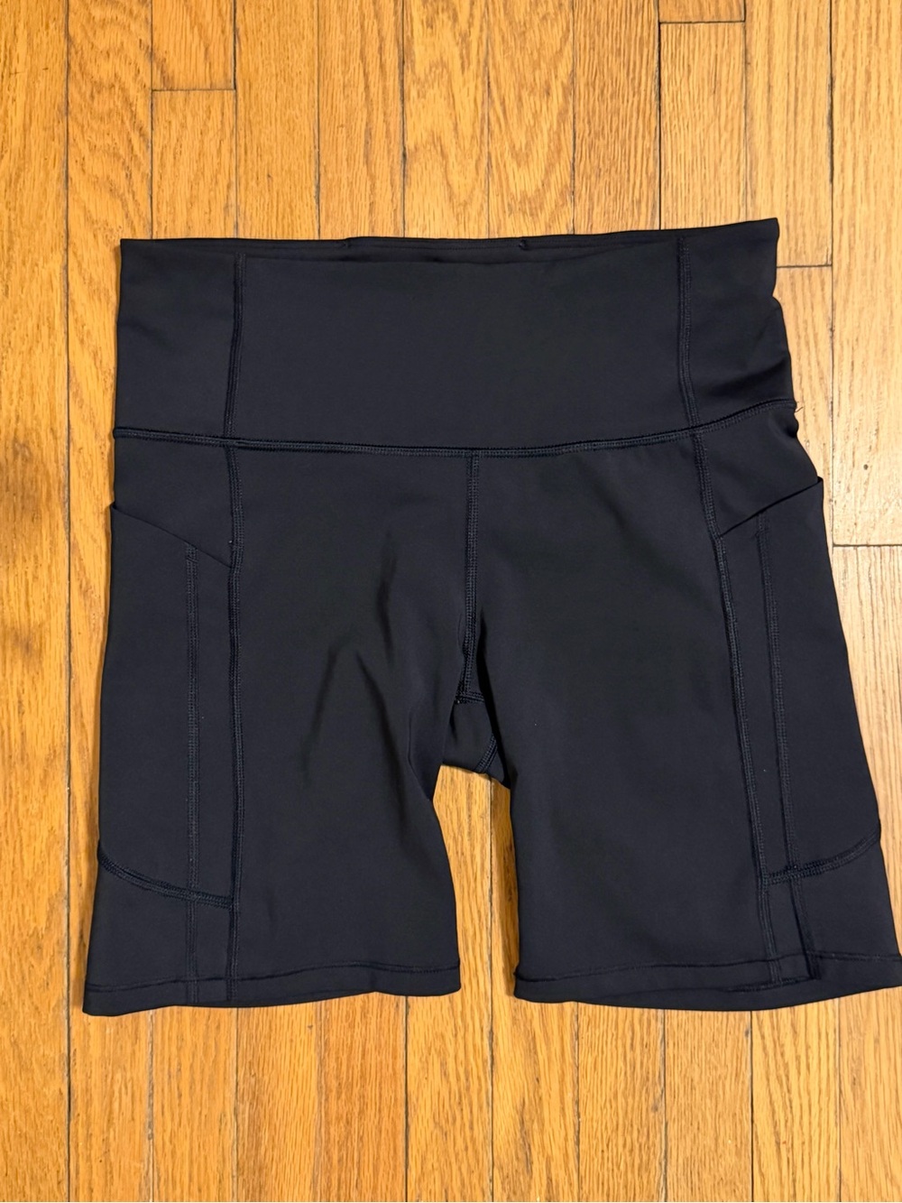 Athleta Ultimate Stash 7” Bike Shorts - Medium - Picture 3 of 7